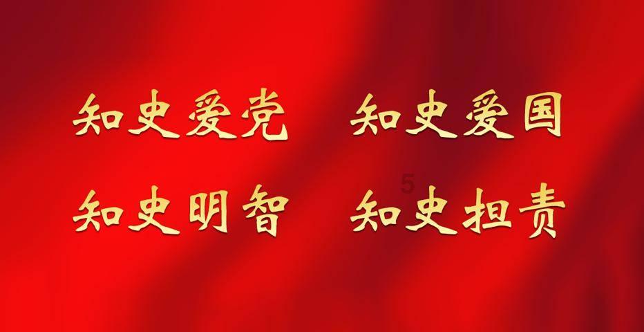 在严寒的冬天，柴犬的微笑，就像是冬日暖阳里的一把火